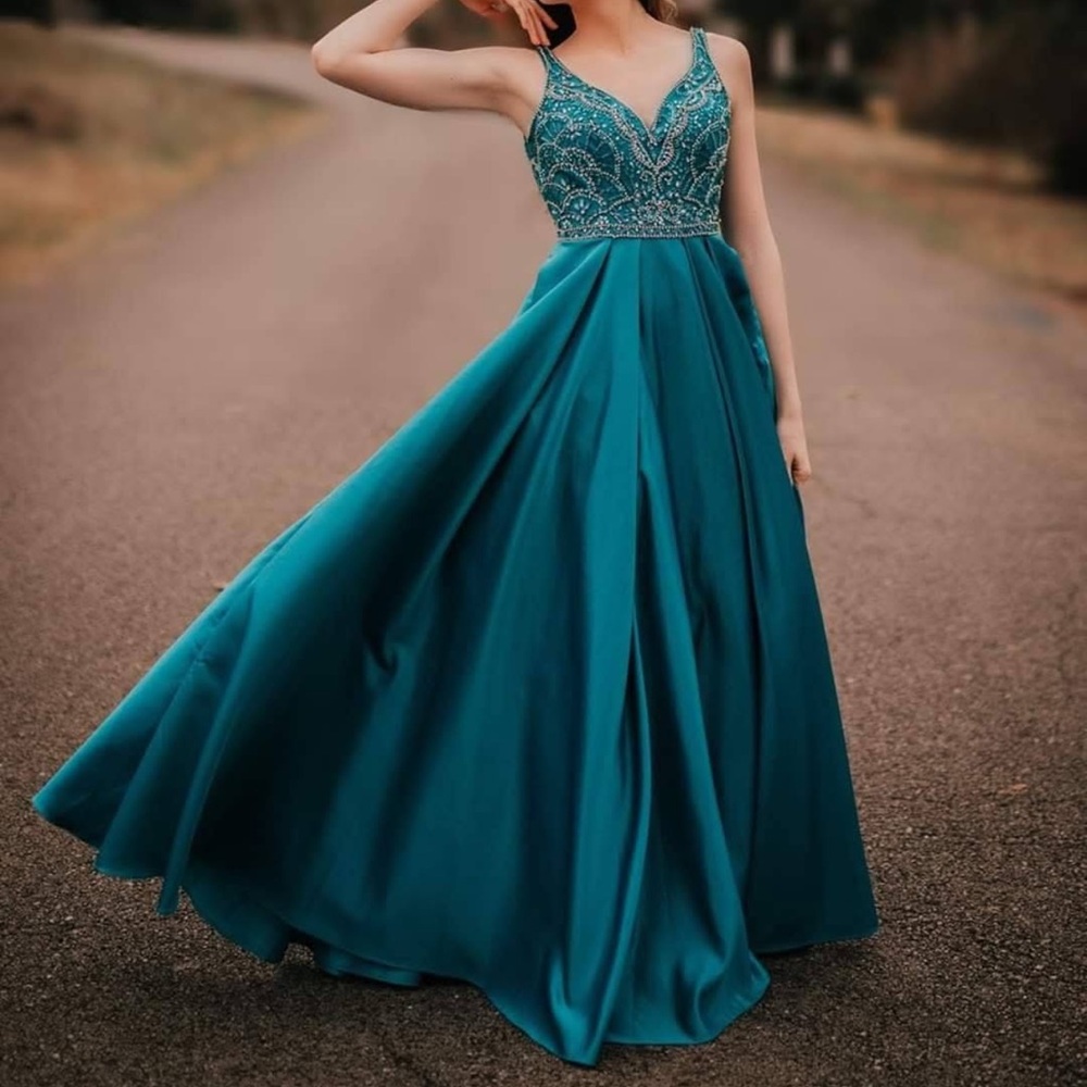 Elegant Teal Evening Gown